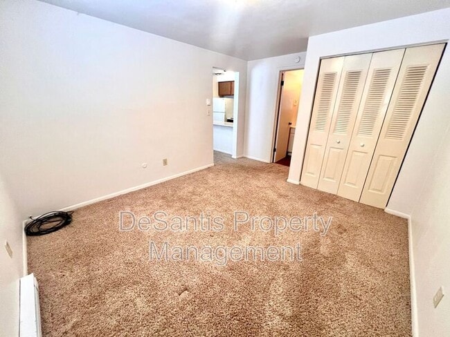 Building Photo - 405 Lunar Ln