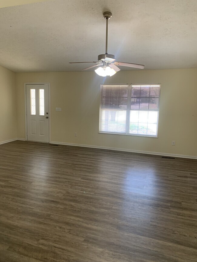 Building Photo - Crowell Rd (555)