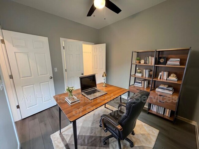 Building Photo - 4930 W Minota St