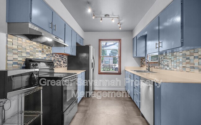 Building Photo - 1401 E 33rd St