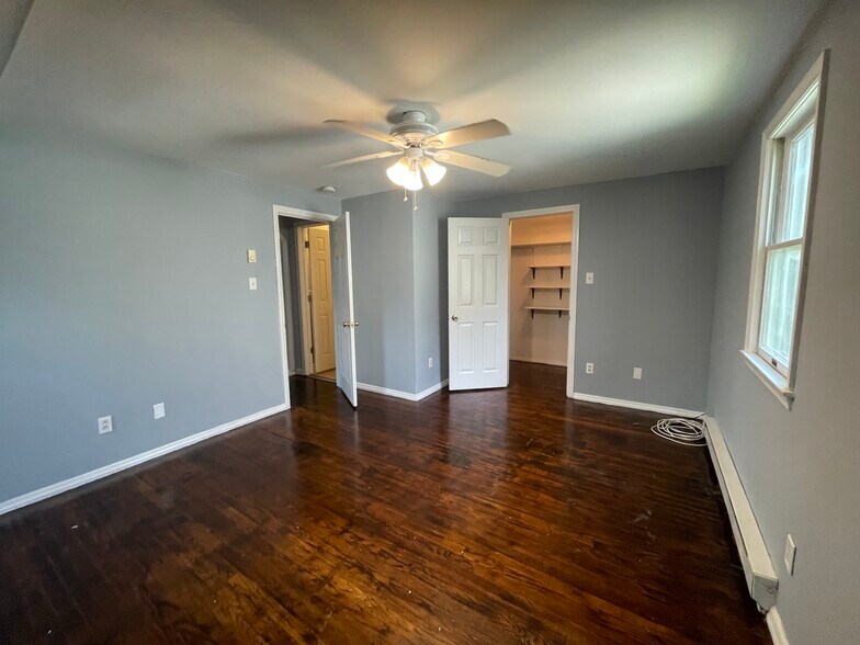 Bedroom - 1116 Center Ave