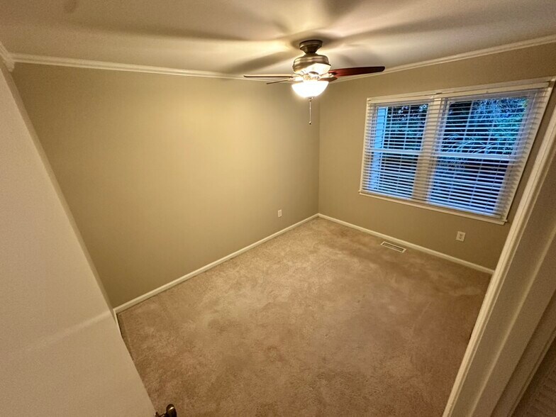 Building Photo - 1512 Skirmish Run Dr