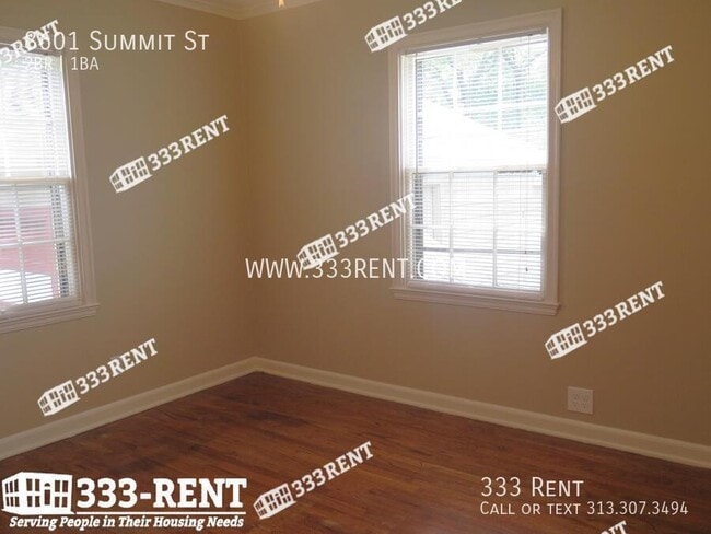 Building Photo - 8601 Summit St