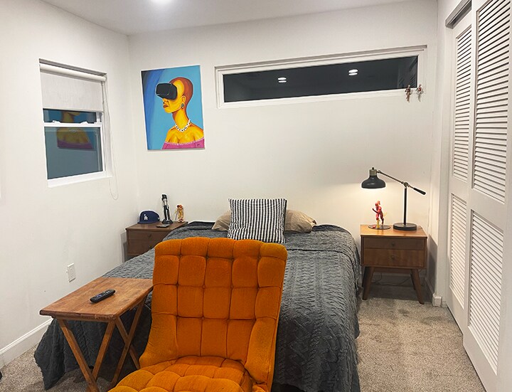 Building Photo - 1034 Queen St N