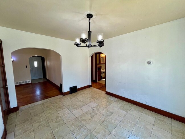 Building Photo - 3 Bed 1 Bath Single Family Home in Wausau