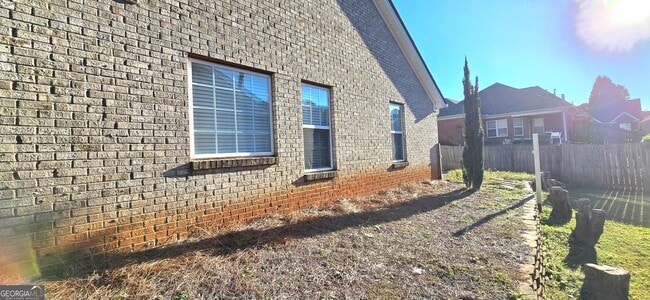 Building Photo - 1055 Livery Cir