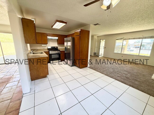 Building Photo - Cul-de-sac home