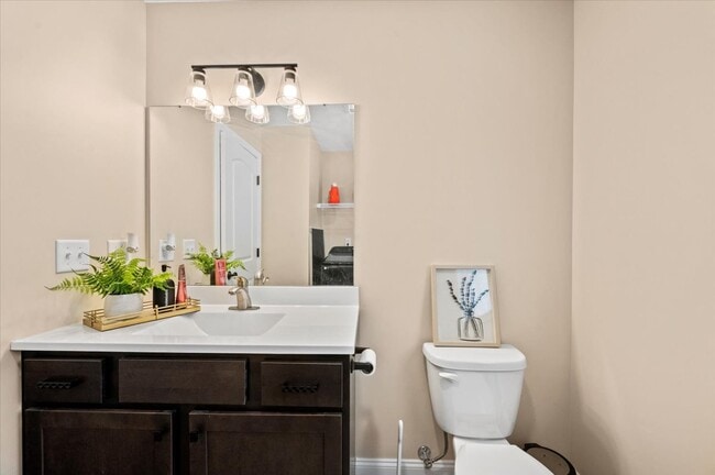 Building Photo - Ashburnham Rental