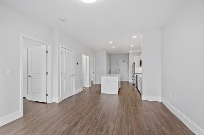 Building Photo - 205 Maverick St
