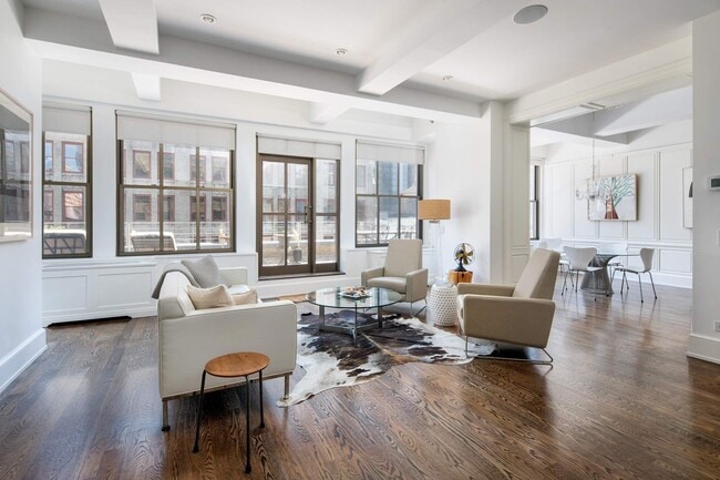 Building Photo - 130 W 30th St