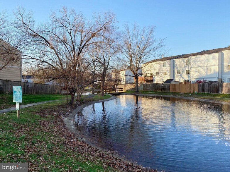 Building Photo - 4400 Groombridge Way