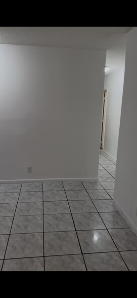 Building Photo - 541 Kathy Ln