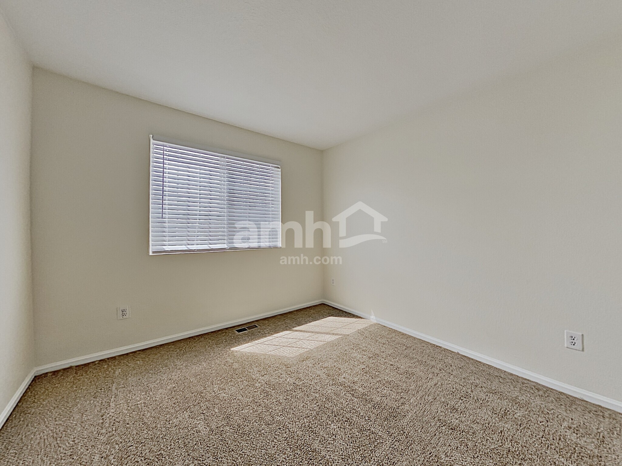 Building Photo - 9853 E 112th Dr