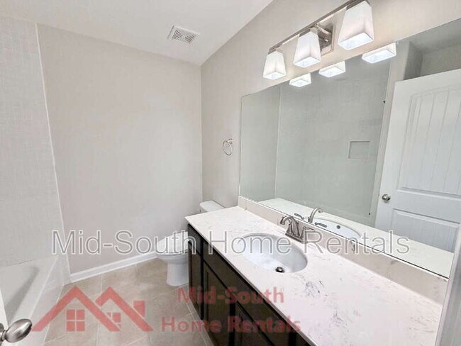Building Photo - 82 N Rembert St