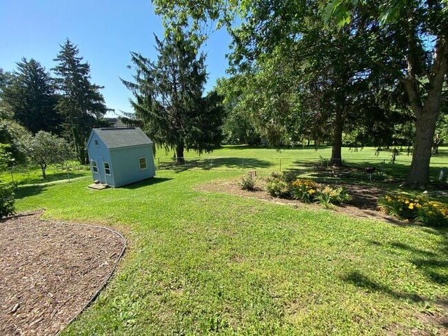Building Photo - $2,700 | 4 Bedroom, 3.5 Bathroom Home | Pe...
