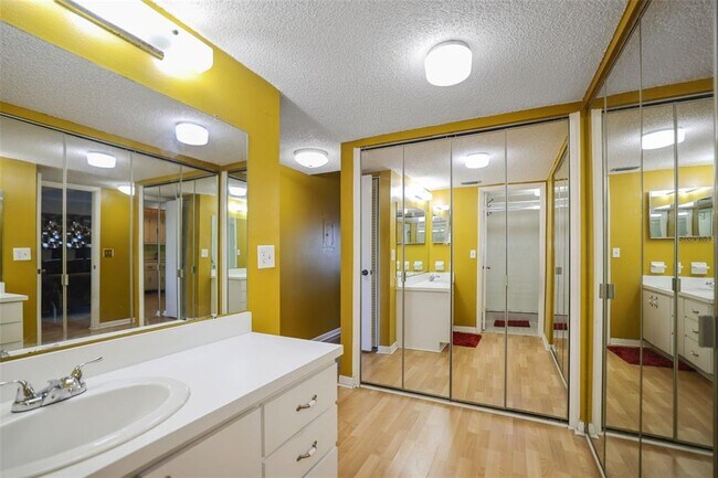 Building Photo - 4902 38th Way S
