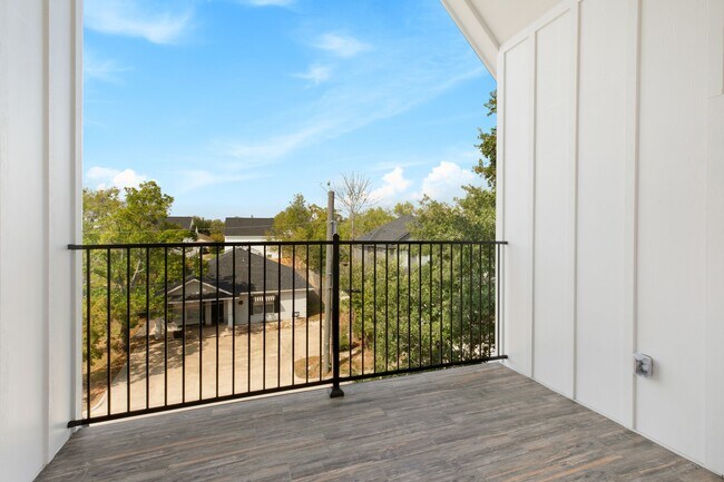 Building Photo - 307B Sterling St