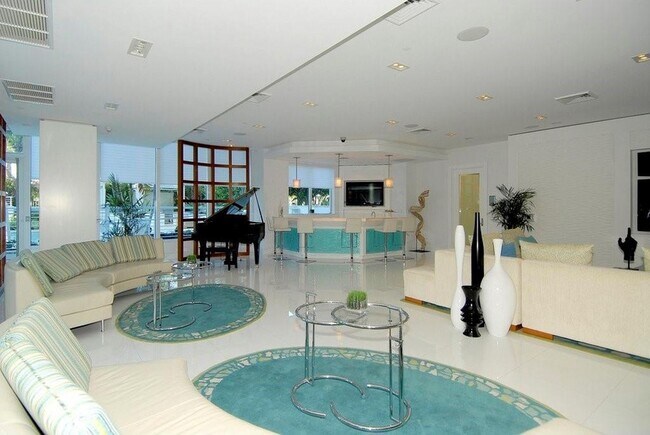 Building Photo - 2821 N Ocean Blvd