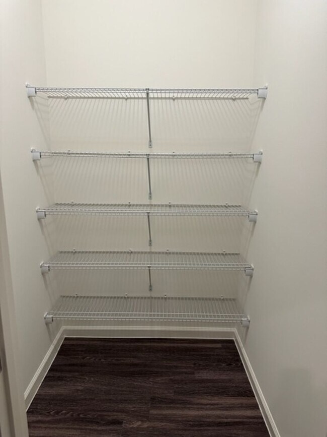 Building Photo - Townhouse / Whitsett