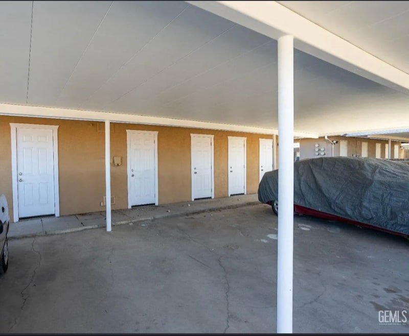 Building Photo - 924 Day Ave