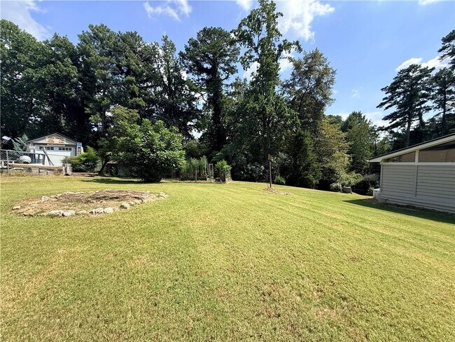 Building Photo - 6708 Bass Cir