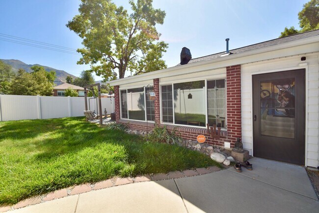 Building Photo - 2689 E Barbey Dr