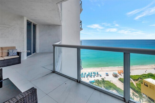 Building Photo - 16425 Collins Ave