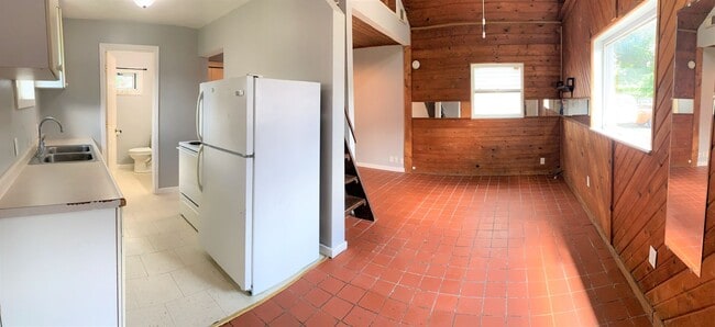 Building Photo - 1 S 6th St