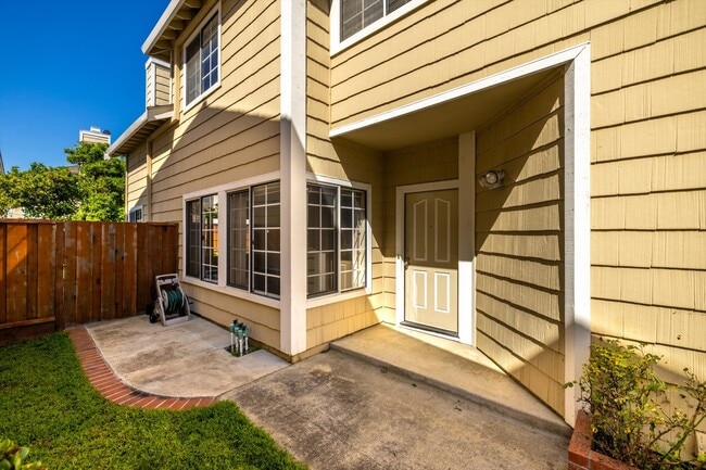 Building Photo - 34267 Quartz Terrace