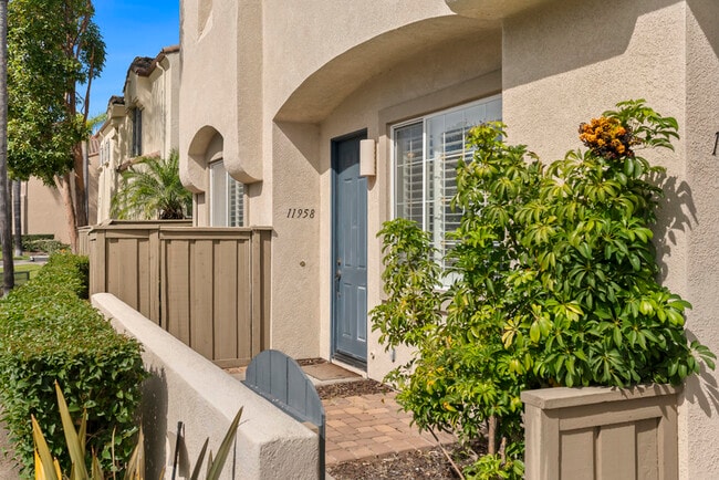 Building Photo - 11958 Miro Cir