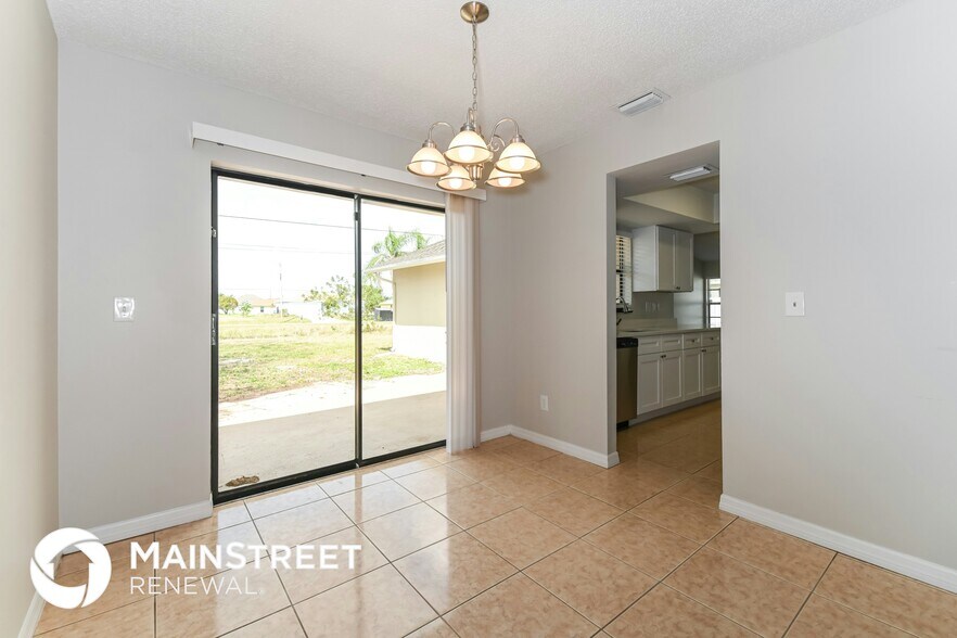 Building Photo - 1824 NE 7th Pl