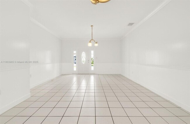 Building Photo - 13774 SW 124th Avenue Rd