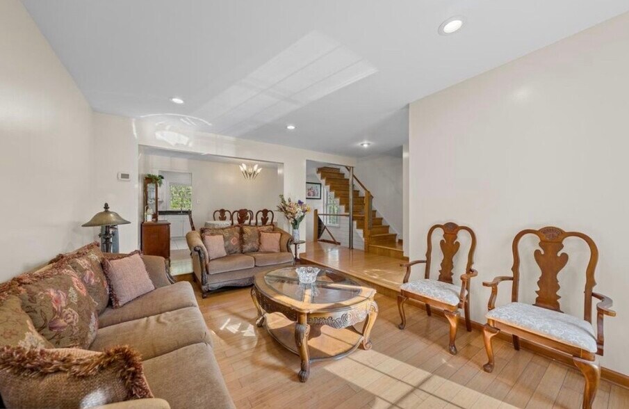 Building Photo - 2829 Grovemore Ln
