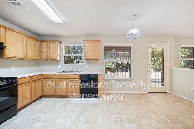 Building Photo - 808 Flatters Way