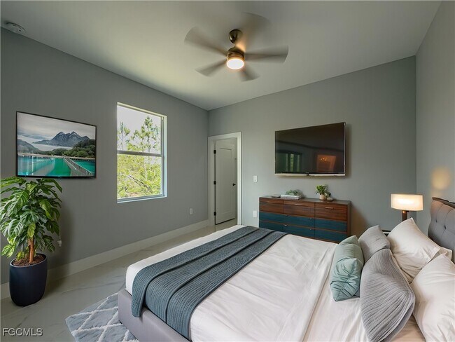 Building Photo - 6137 Higgins Ave