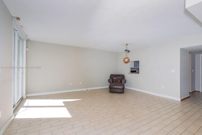 Building Photo - 7800 Collins Ave