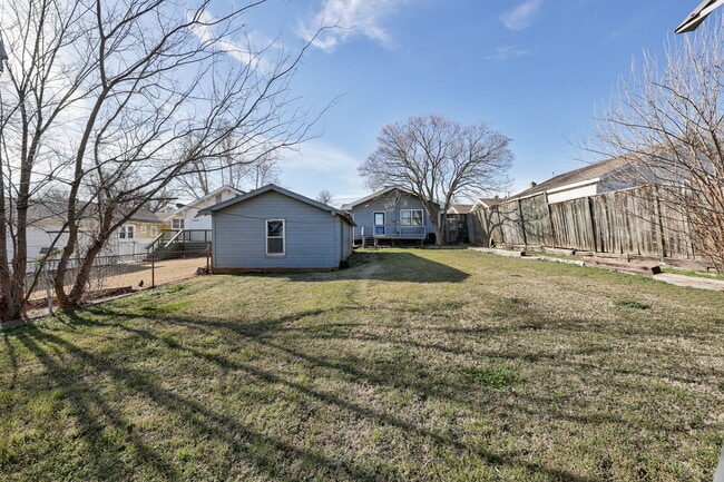 Building Photo - 1715 NW 38th St
