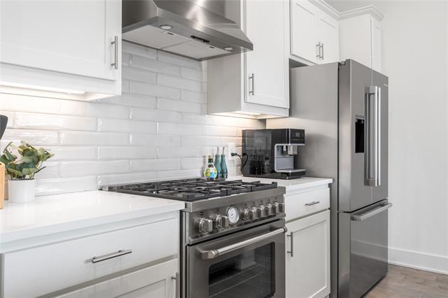 Building Photo - 15875 Spectrum Dr