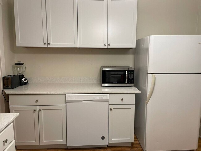 Building Photo - 1610 Selby Ave