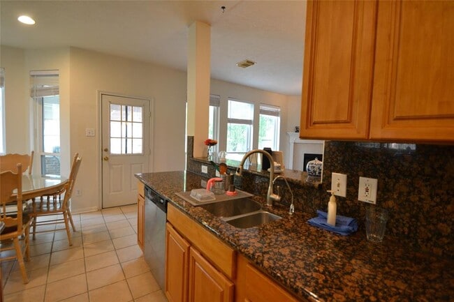 Building Photo - 12110 Laurel Ct