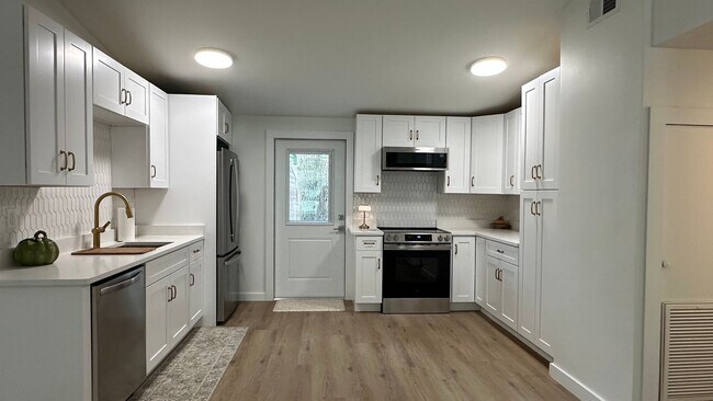 Building Photo - 116 N 20th St