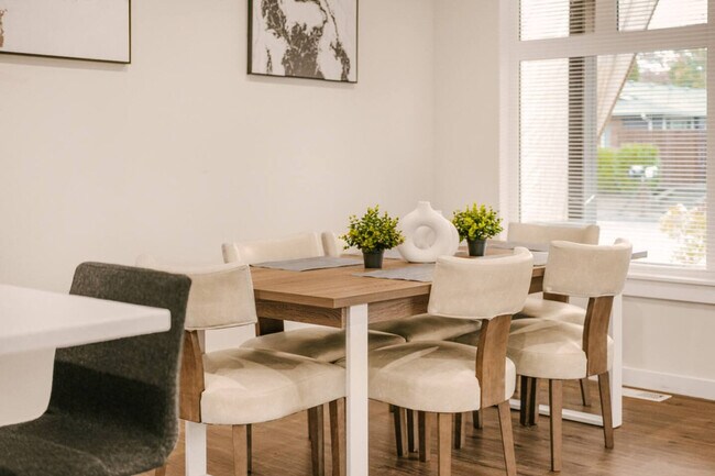 Building Photo - 3213 Grand Blvd