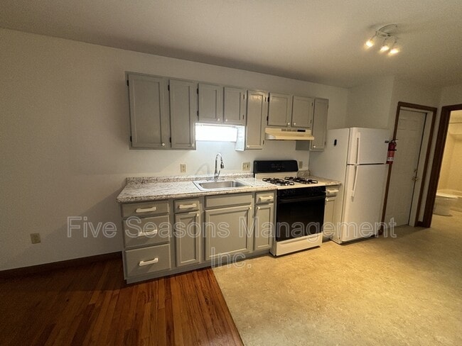 Building Photo - 358-360 North Winooski Avenue - 1
