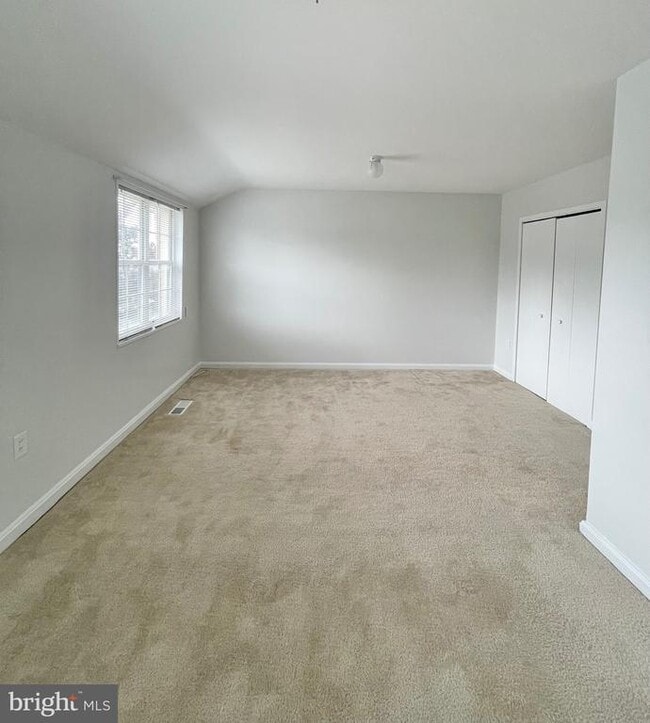 Building Photo - 3724 Ingalls Ave