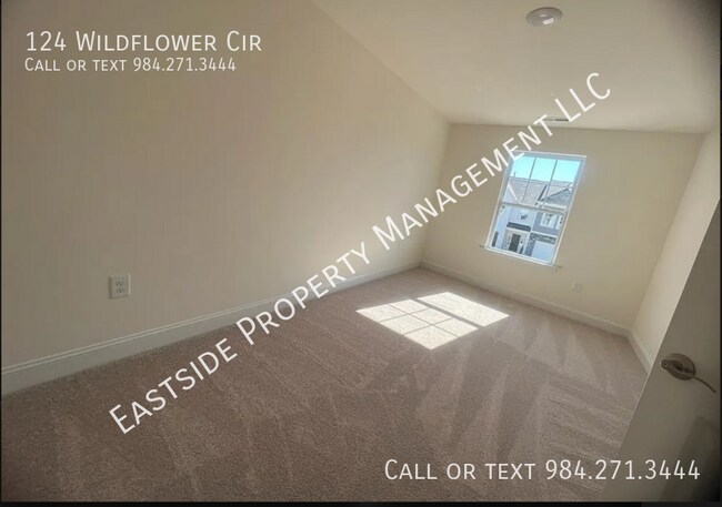 Building Photo - 124 Wildflower Cir
