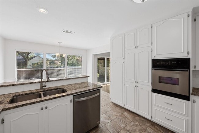 Building Photo - 7007 Edgefield Dr