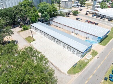 Building Photo - 2612 Castle St