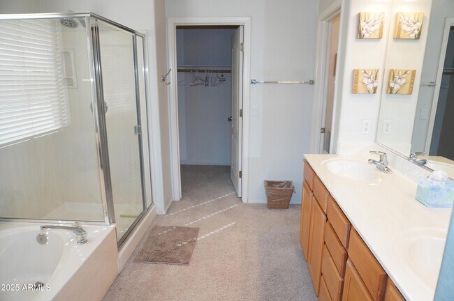 Building Photo - 1821 W Glenhaven Dr