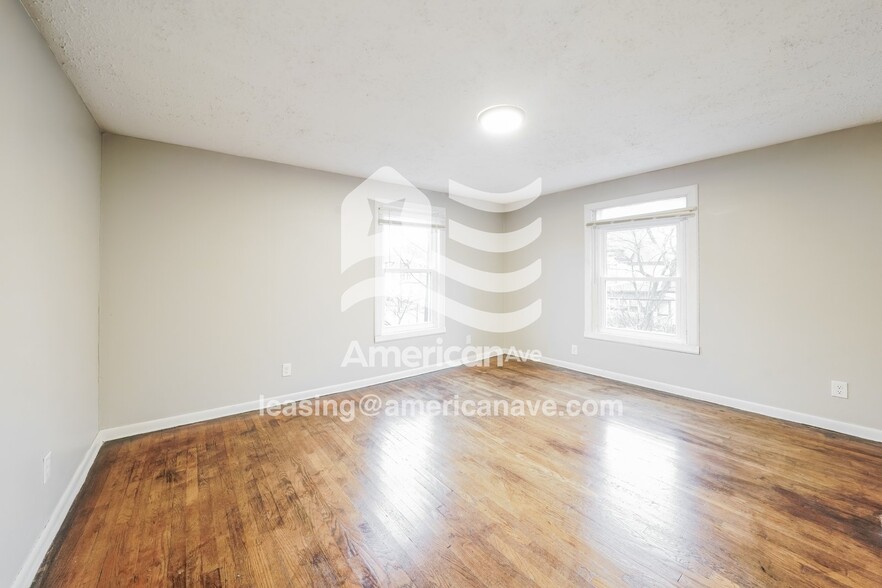 Building Photo - 271 Kirk Ave