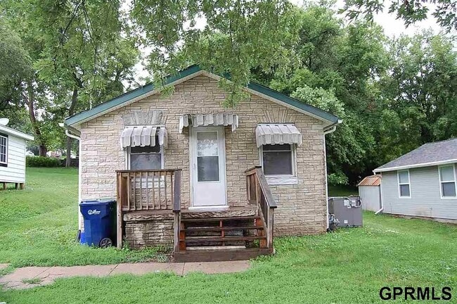 Building Photo - 610 W 22nd Ave